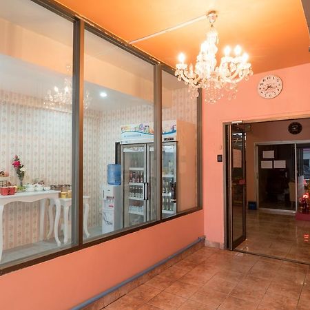 De Sky Sukhumvit Ekkamai Otel Bangkok Dış mekan fotoğraf