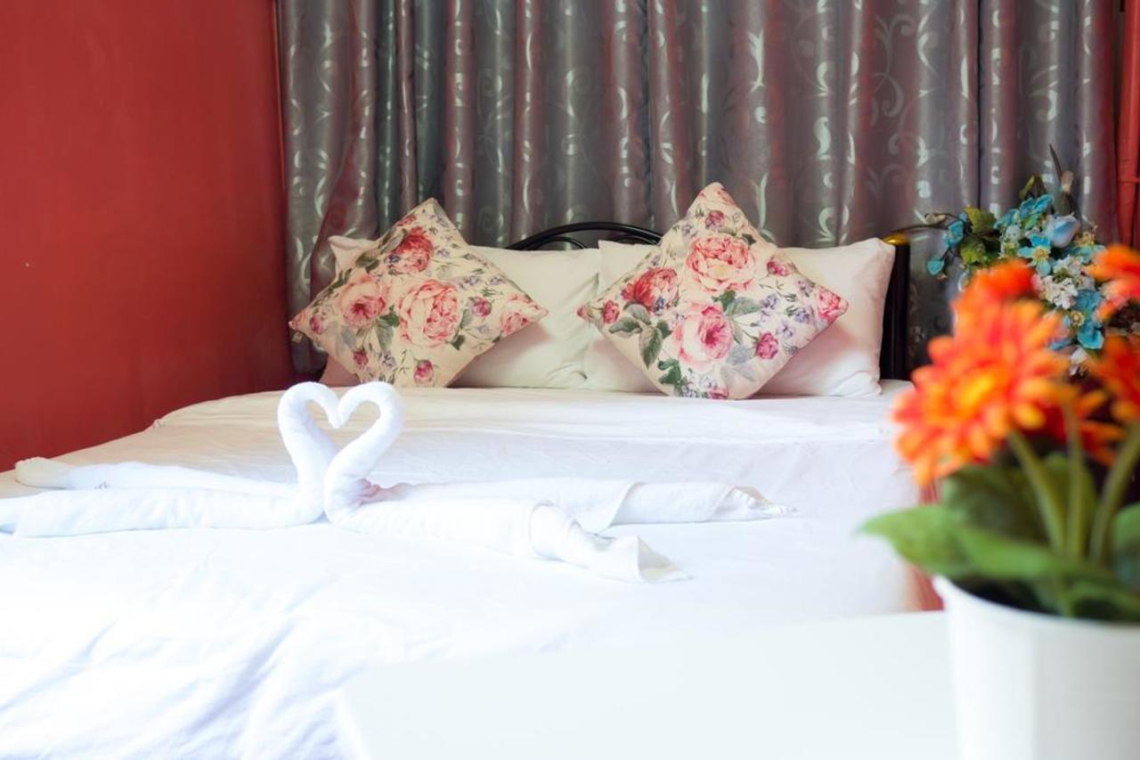 De Sky Sukhumvit Ekkamai Otel Bangkok Dış mekan fotoğraf