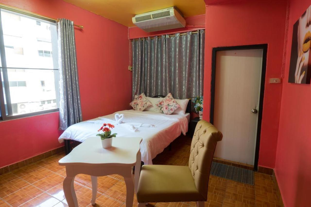 De Sky Sukhumvit Ekkamai Otel Bangkok Dış mekan fotoğraf