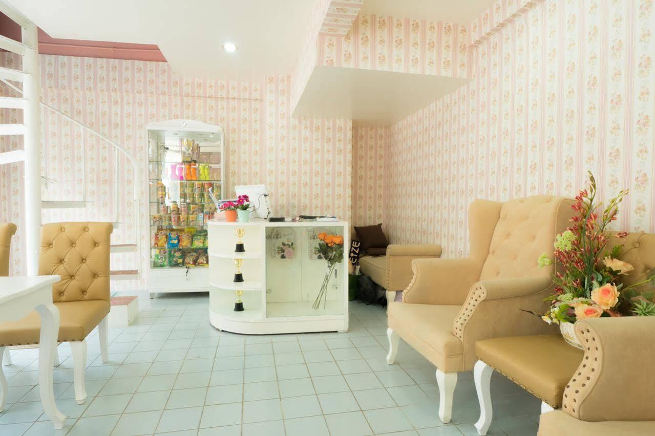 De Sky Sukhumvit Ekkamai Otel Bangkok Dış mekan fotoğraf